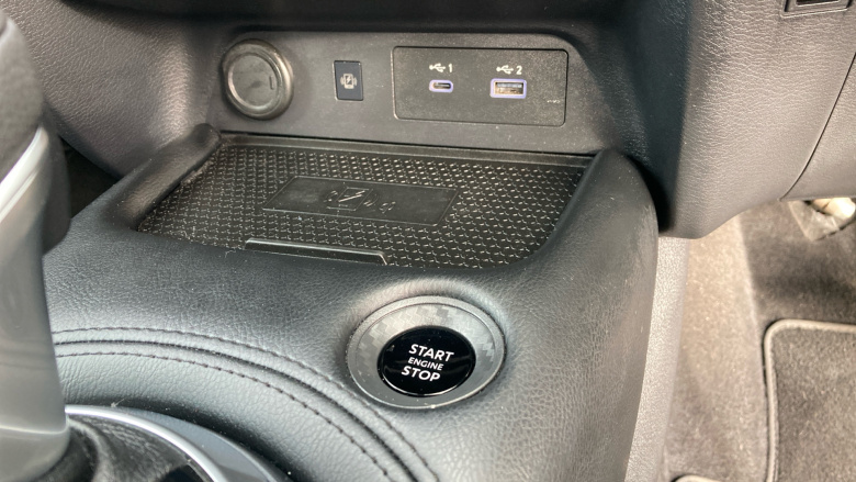 Nissan Juke 1.0 DiG-T N-Connecta 5dr DCT Petrol Hatchback